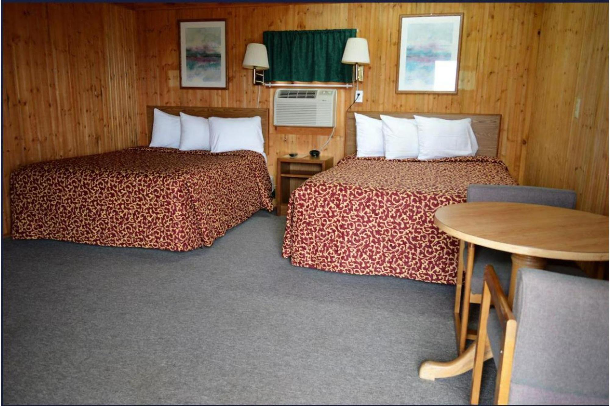 Green Acre Motel By Oyo Near Rush County Airport La Crosse エクステリア 写真